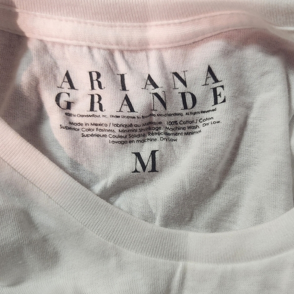 Ariana Grande Limited Edition White T-Shirt with "Dangerous Woman" Text - Picture 3 of 5